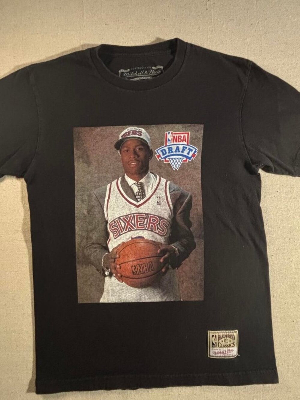 Mitchell & Ness Men's Black T-shirt